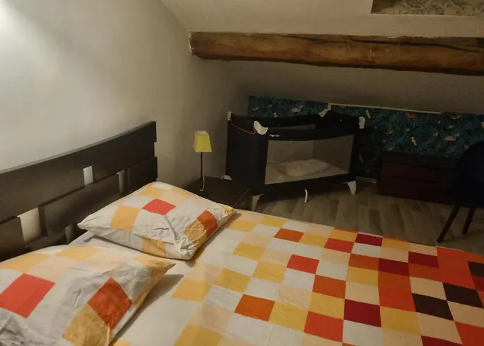 Tournus Castrum Romain- Loft 90M2 - 3 Etoiles - Petit Box Velo - 5Mn Autoroute